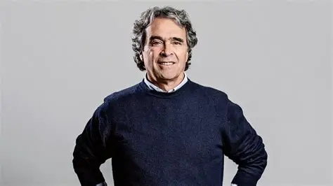 Sergio Fajardo asegura que ni el petrismo ni el uribismo ganarían las elecciones de 2026