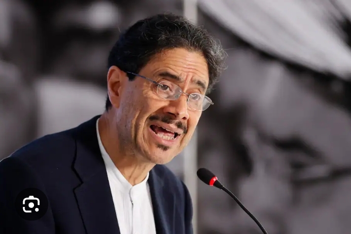 Iván Cepeda escala su confrontación con De la Espriella y advierte sobre posible desobediencia civil pacífica