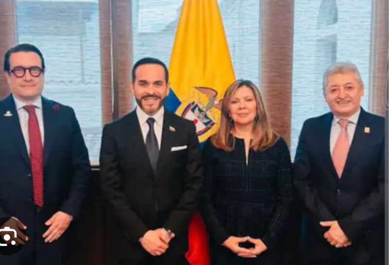 Abelardo de la Espriella se reunió con la fiscal Luz Adriana Camargo
